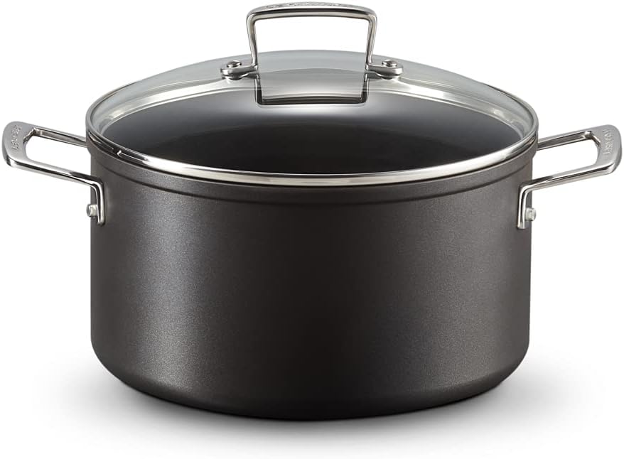 Le Creuset Aluminium-Antihaft Fleischtopf mit Glasdeckel, Ø 24 cm, Für alle Herdarten inkl. Induktio