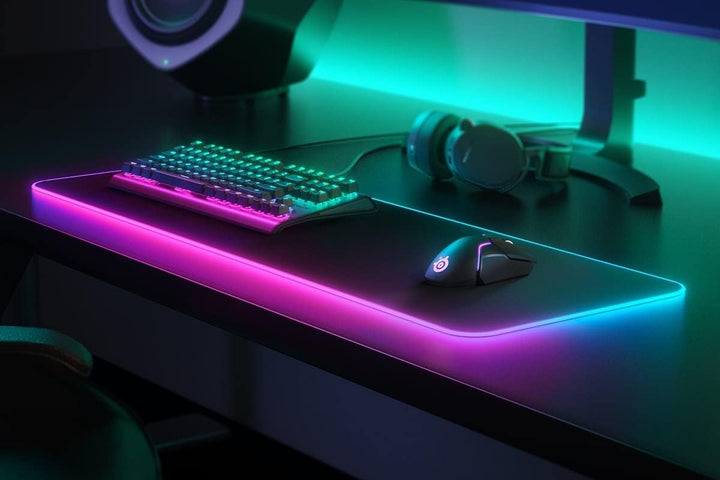 SteelSeries QcK Prism Cloth XL - Gaming Mauspad – 2 Zonen RGB-Beleuchtung – Grösse XL (900mm x 300mm