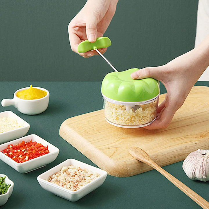 Tragbarer Handzug-Schnur-Knoblauch-Zwiebelschneider Manuelle Küchenmaschine Gemüsehacker für Gemüse-