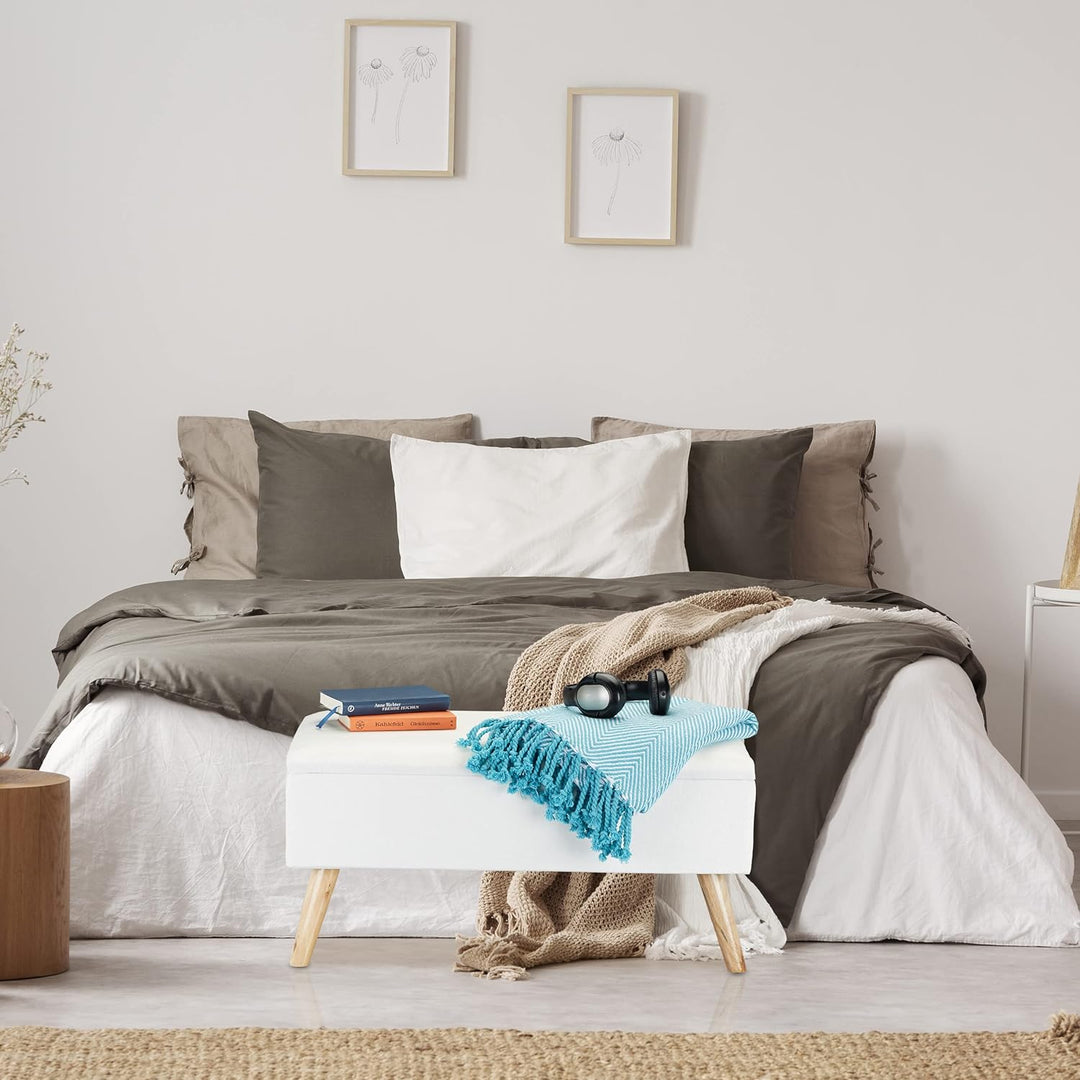 Relaxdays, weiss Sitzbank mit Stauraum, gepolstert, Holzbeine, Truhenbank Stoffbezug, H x B x T: 39,