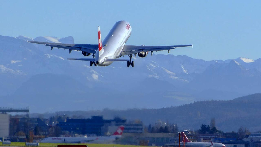 PilotsEYE.tv | SHANGHAI | Cockpitmitflug A340 | SWISS | "Engine Overheat" | Bonus: Full shut down se