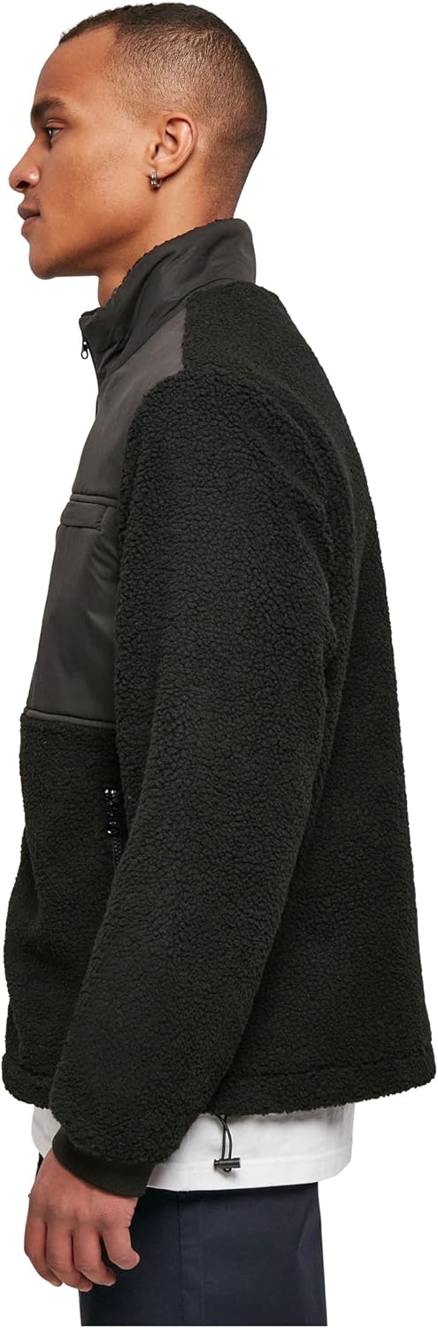 Urban Classics Patched Sherpa Jacket, legere Männer Jacke in Loose Fit Passform mit angenehmen Charm