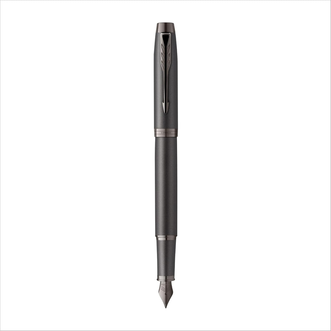 Parker IM Monochrome Füller , Oberfläche und Zierteile in Dunkelgrau-Metallic , Füllfederhalter mit