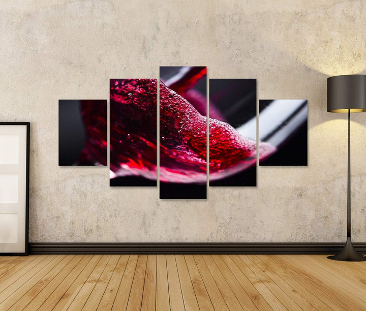 islandburner Bild auf Leinwand Rotwein Im Weinglas Auf Schwarzem Hintergrund Für Küche Bilder Wandbi