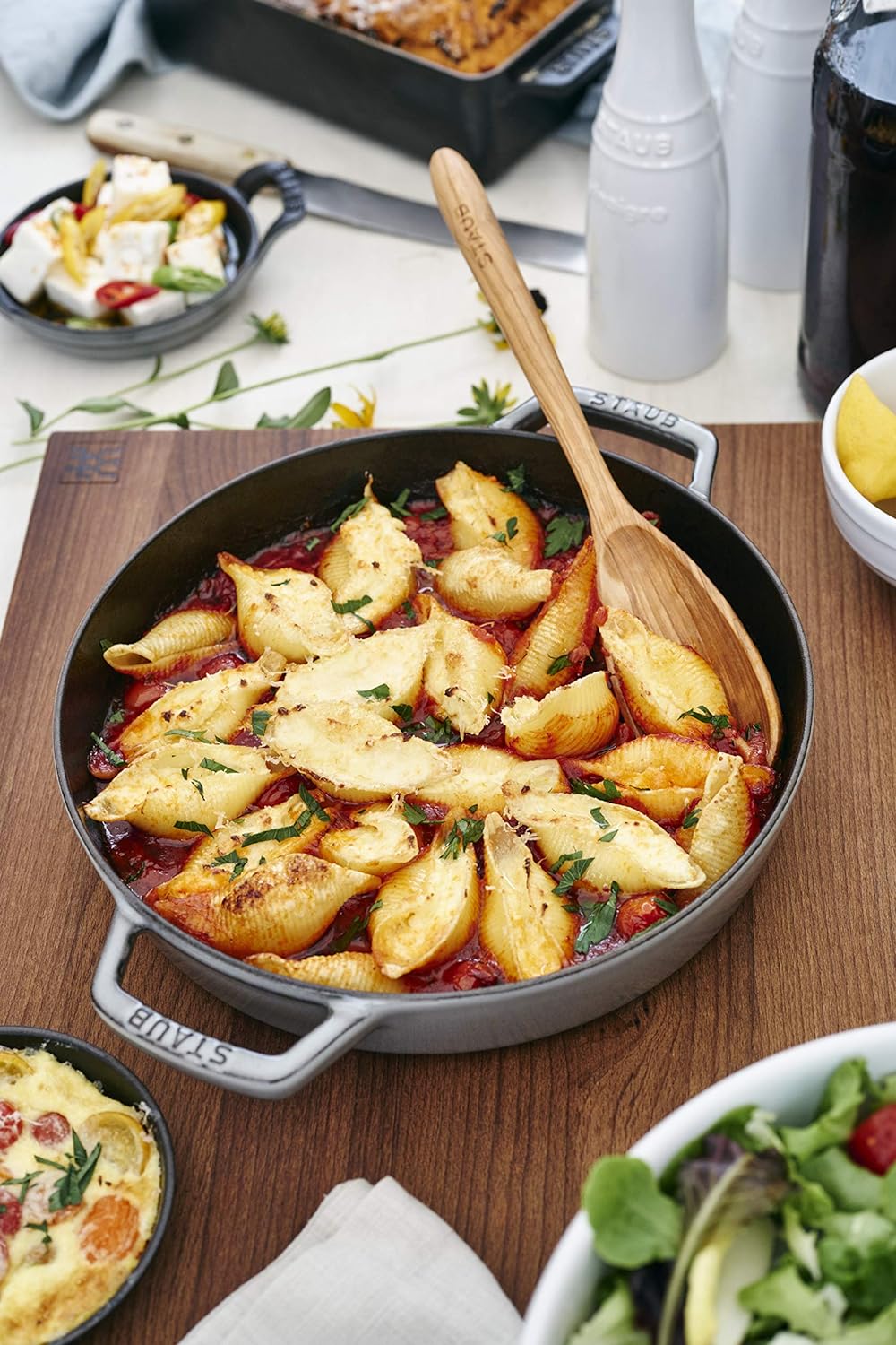 STAUB Bratpfanne/Schmorpfanne aus Gusseisen mit zwei Griffen, 26 cm, Induktionsgeeignet, Graphitgrau