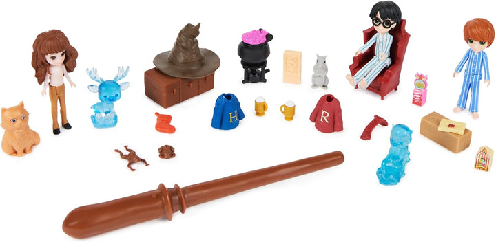 Wizarding World Harry Potter Magical Minis Adventskalender 2023 mit Mini-Zauberstab, 3 Spielfiguren