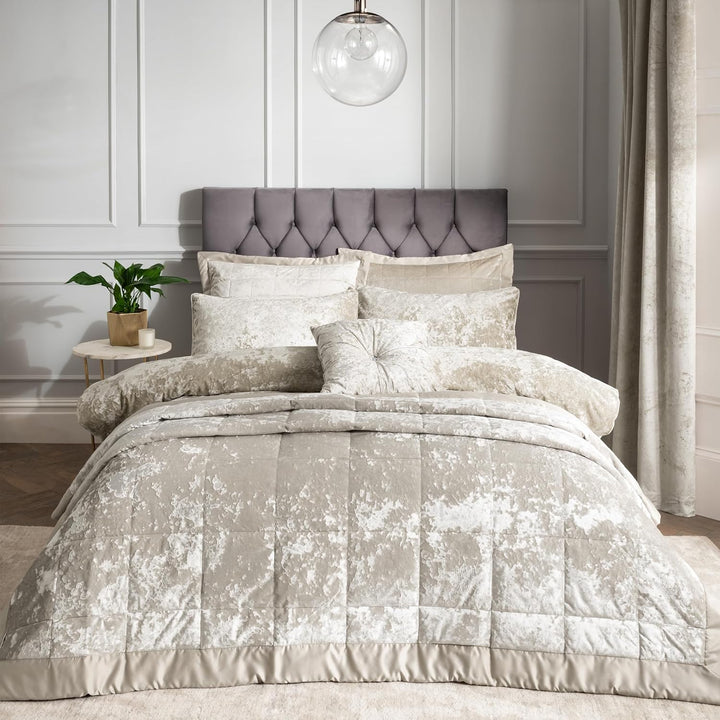 Catherine Lansfield – 2 Kissen aus Knautschsamt-Imitat – Polyester, Polyester, Natur, 29 x 8 x 29 cm