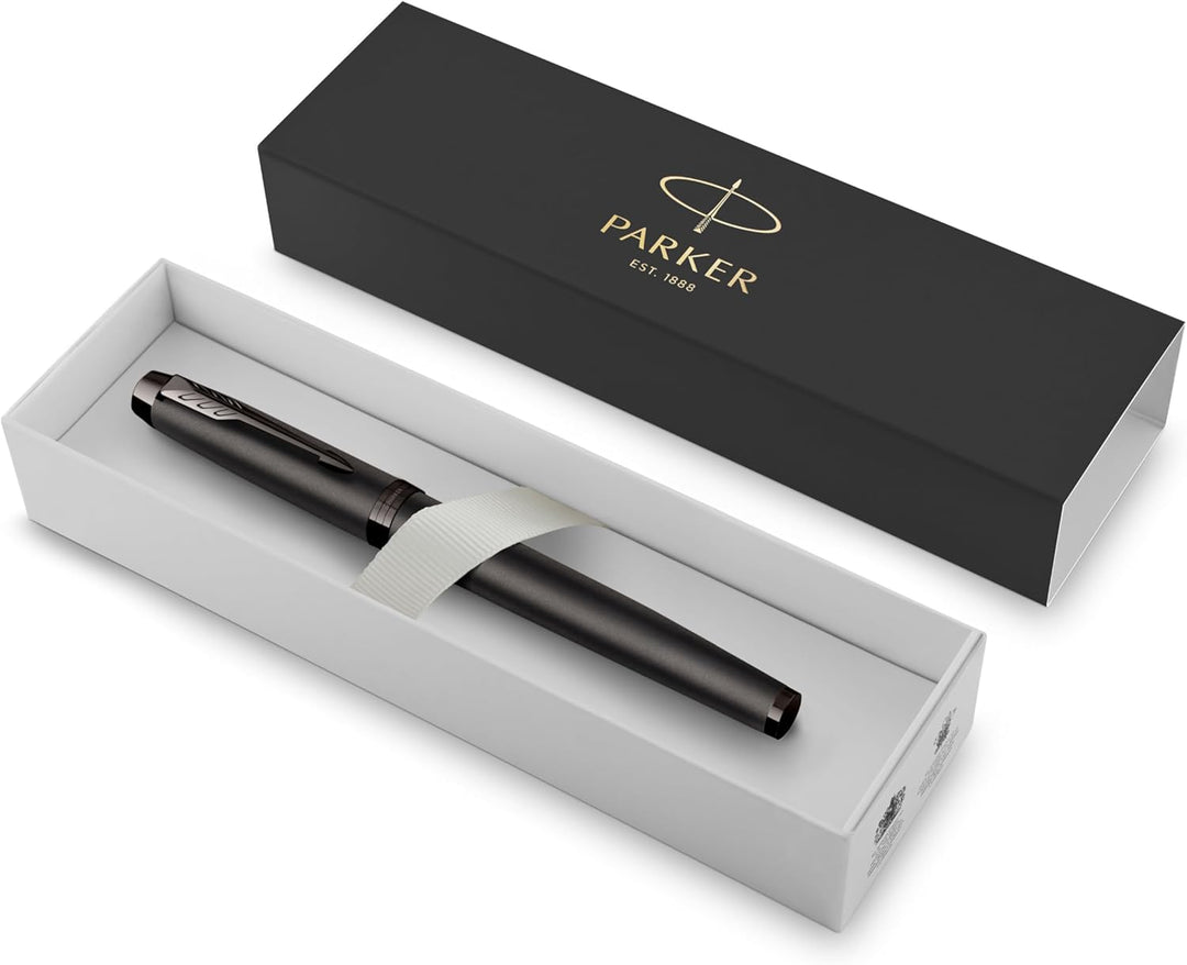 Parker IM Monochrome Füller , Oberfläche und Zierteile in Dunkelgrau-Metallic , Füllfederhalter mit