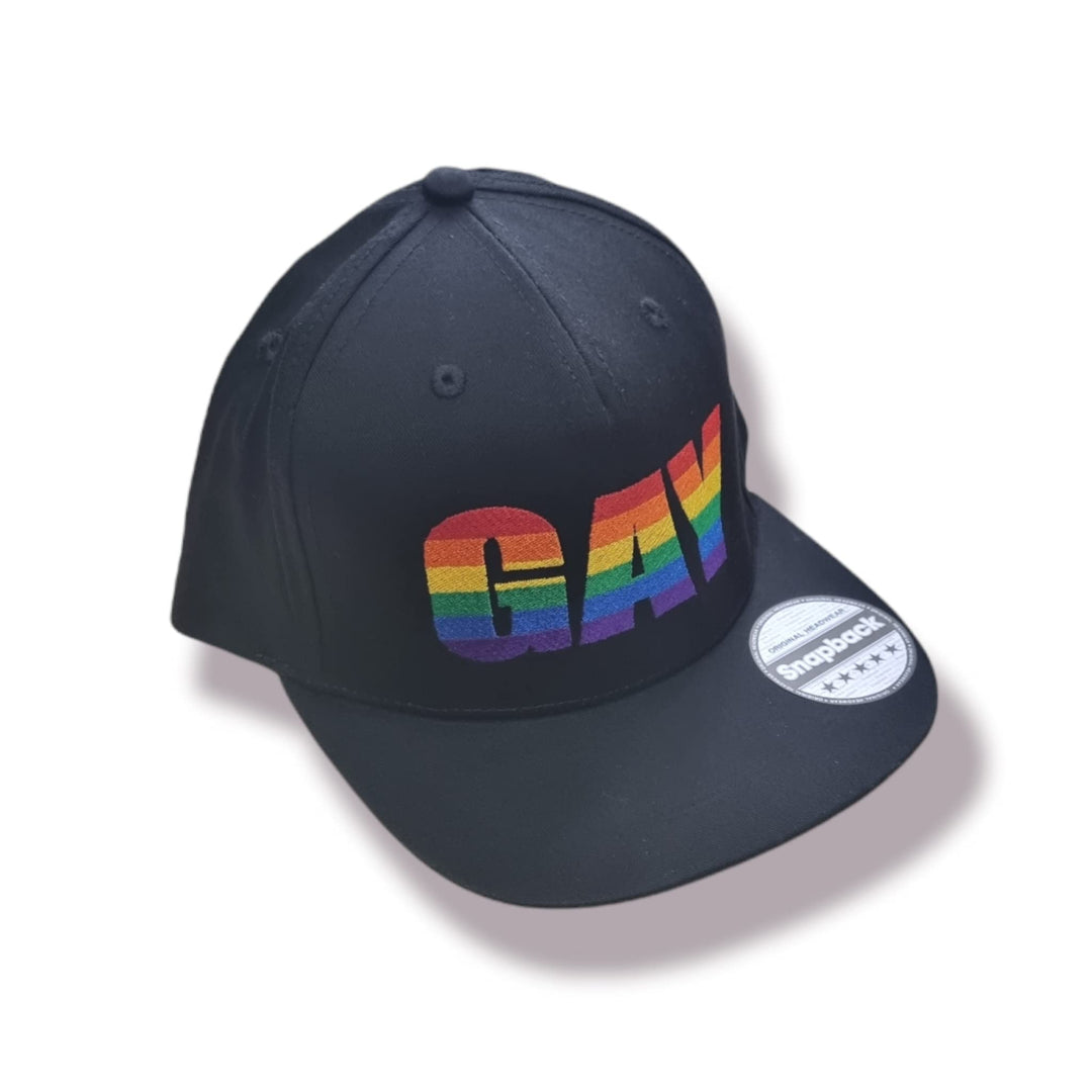 Mützenfritze Hochwertig bestickte 5 Panel Snapback Cap Gay in Regenbogenfarben. Ideal für CSD, Pride