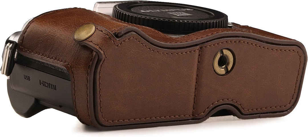 MegaGear MG1351 Ever Ready Leder Kamera Halbtasche mit Trageriemen und Batteriezugang für Olympus OM