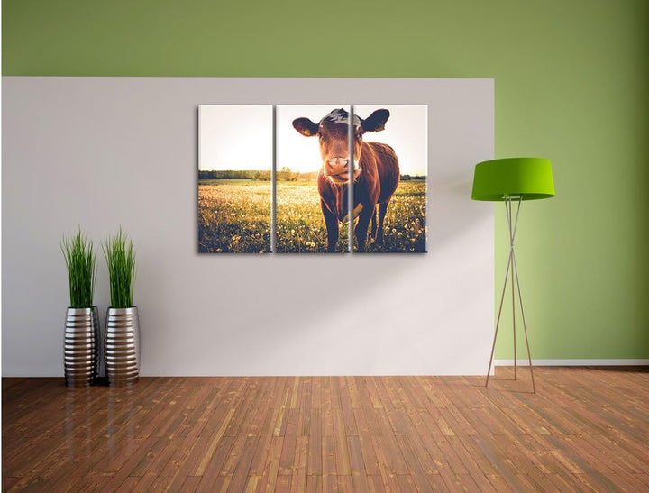 Pixxprint Kuh auf Butterblumenwiese als Leinwandbild/Grösse: 3 Teilig (120x80) / Wandbild/Kunstdruck