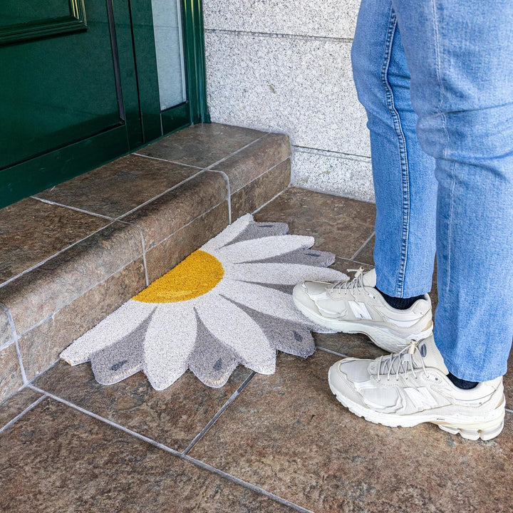 FISURA – Fussmatte “Better Late” aus Kokosnuss mit Rutschfester PVC-Basis. Handbemalte Innenmatte in