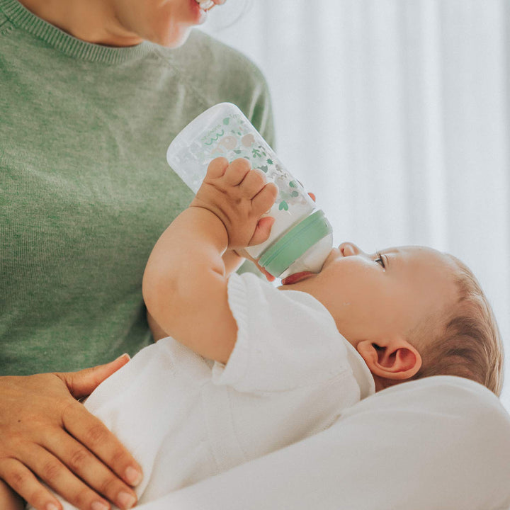 Suavinex, Pack für Neugeborene Sx Pro 0-6 Monate. Enthält: Anti-Kolik-Babyflasche 270 ml mittlerer N
