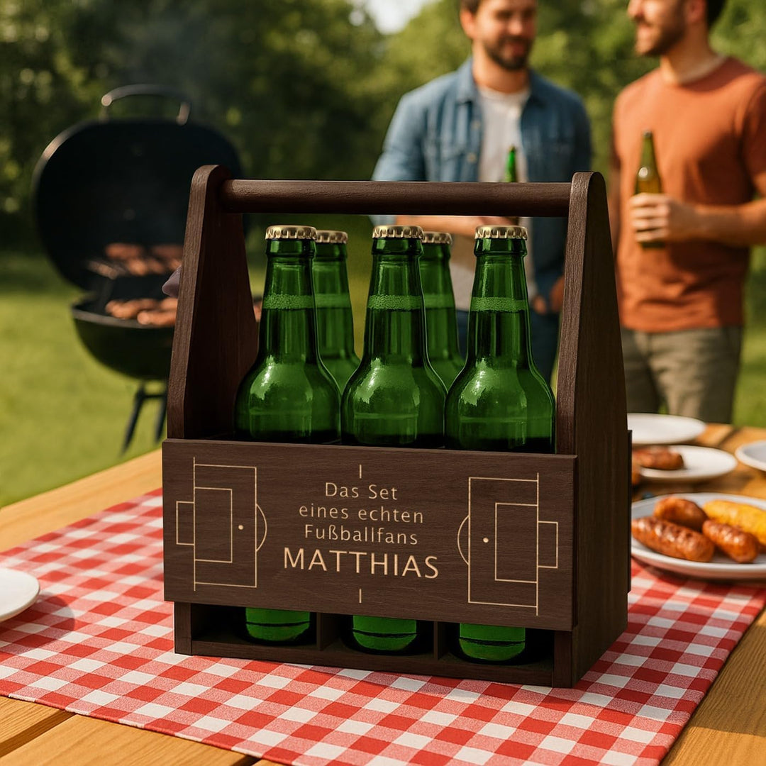 Maverton Bierträger für 6 Flaschen 0,5L mit Gravur - Männerhandtasche mit Flaschenöffner - Grösse: 2