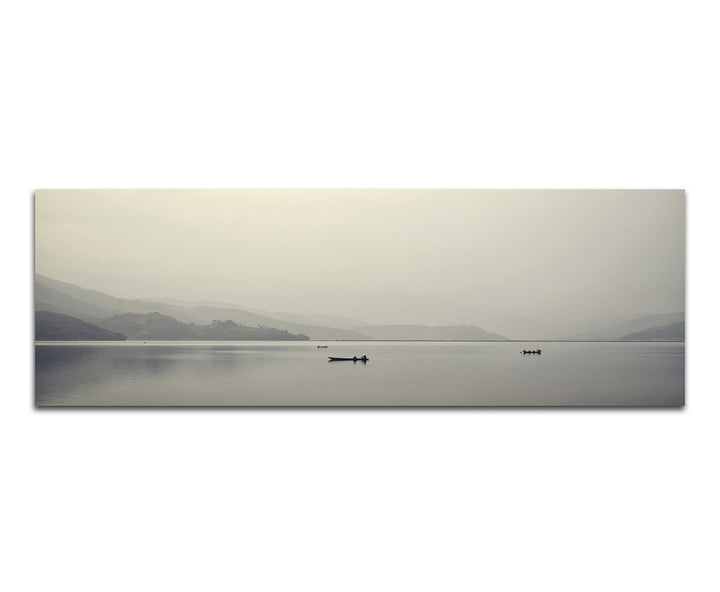 Paul Sinus Art Panoramabild auf Leinwand und Keilrahmen 120x40cm Meer Berge Fischerboote Morgengraue