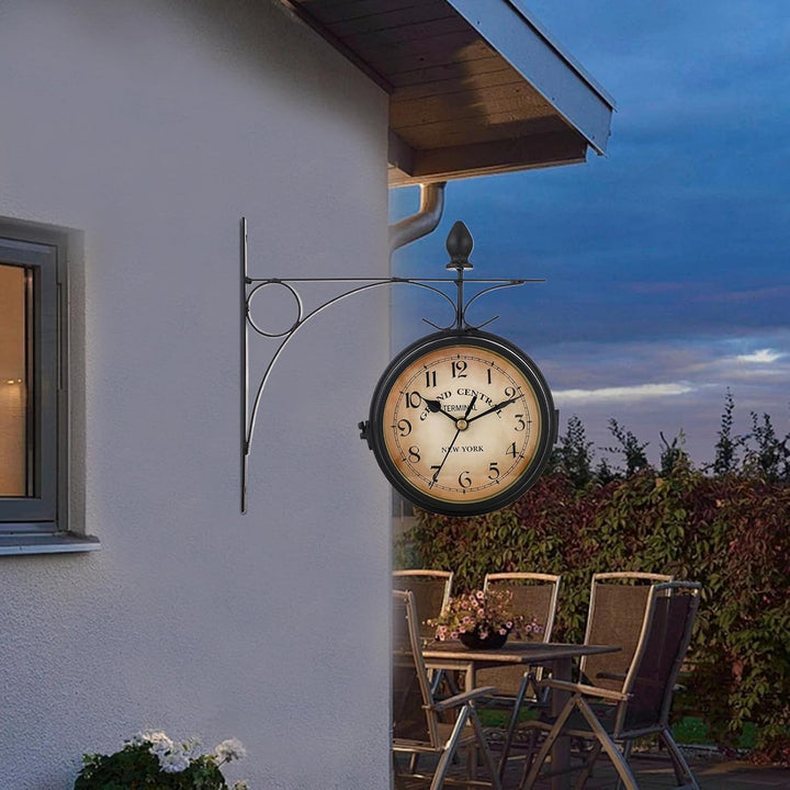 Syfunlv Vintage Bahnhofsuhr,Zweiseitige Wanduhr,21,8 * 21,8 cm,Wetterfest, Runde Wanduhr für Garten,