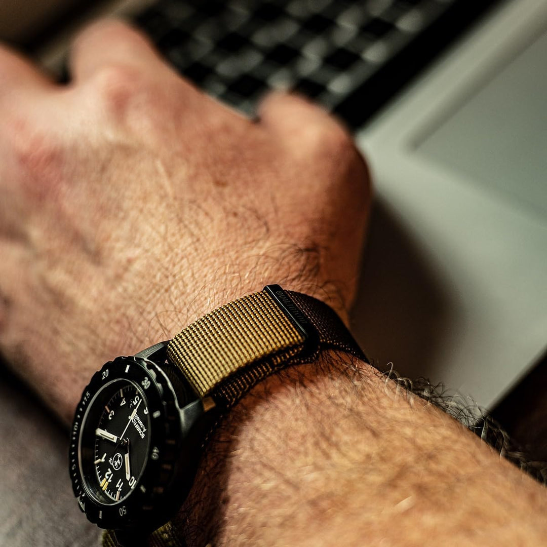 BOMBFROG NATO Strap Uhrenarmband Nylon, Dornenschliesse - Uhrenarmbänder 18 mm 20mm 22mm 24mm, Uhren