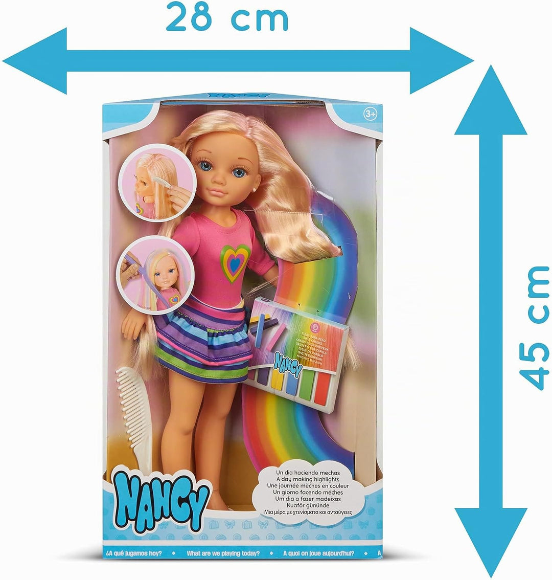 Nancy- Eines Tages Highlights machen, Puppe mit farbiger Kreide, um Haare zu malen und originelle Fr