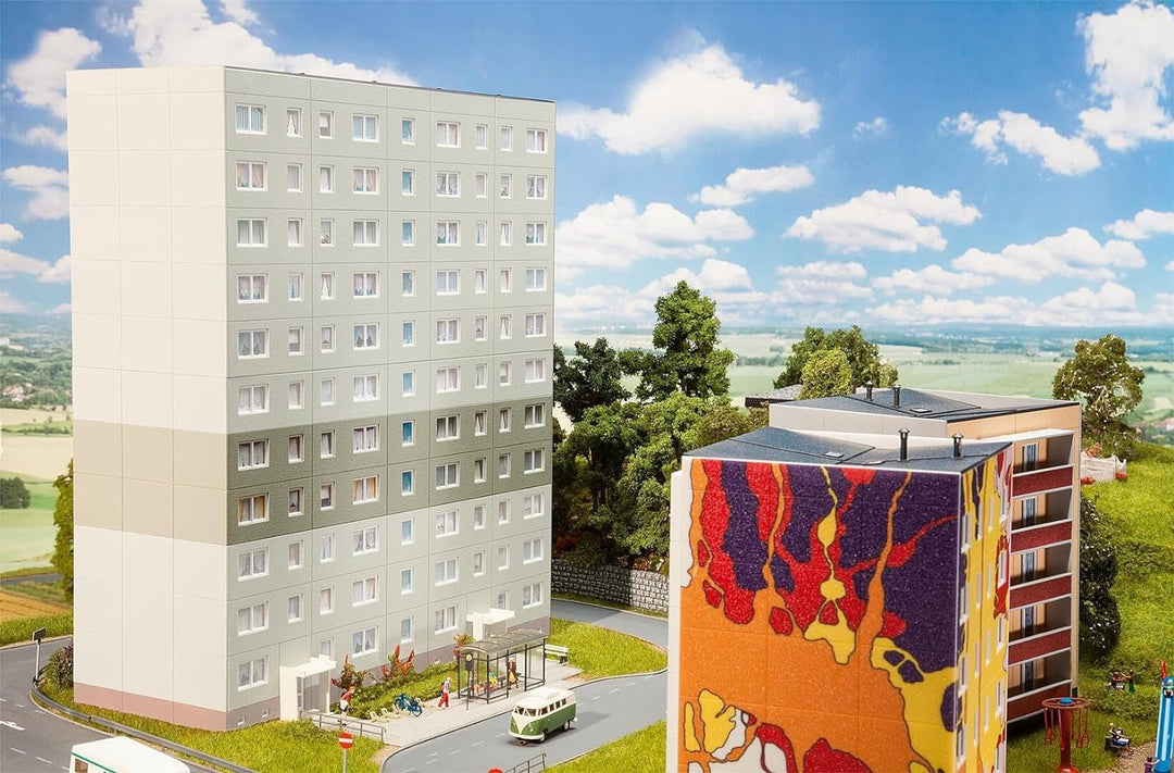 Faller FA 130802 - Plattenbau P2 Ergänzung, Zubehör für die Modelleisenbahn, Modellbau