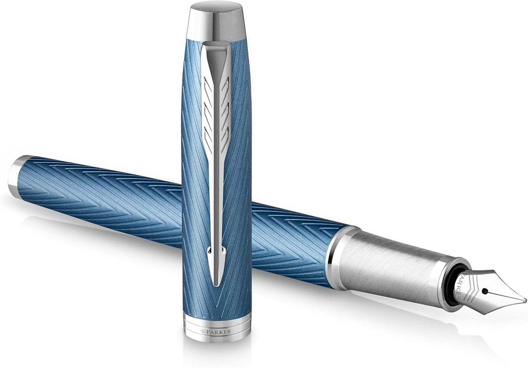 Parker IM Füller | Blaugraue Premium-Lackierung mit Chromverzierung | Füllfederhalter mit feiner Fed