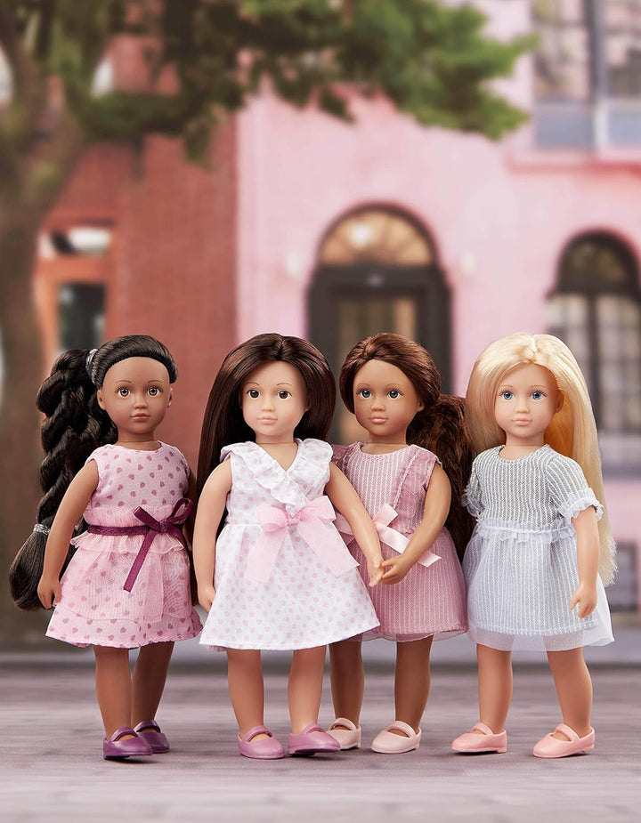 Lori – 4 Kleine Puppen – 15 cm Mini Puppen mit modischen Outfits – mit Puppenzubehör & Puppenkleidun
