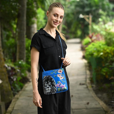 Anuschka Damen Cross Body aus Leder, handbemalt, Sapphire King