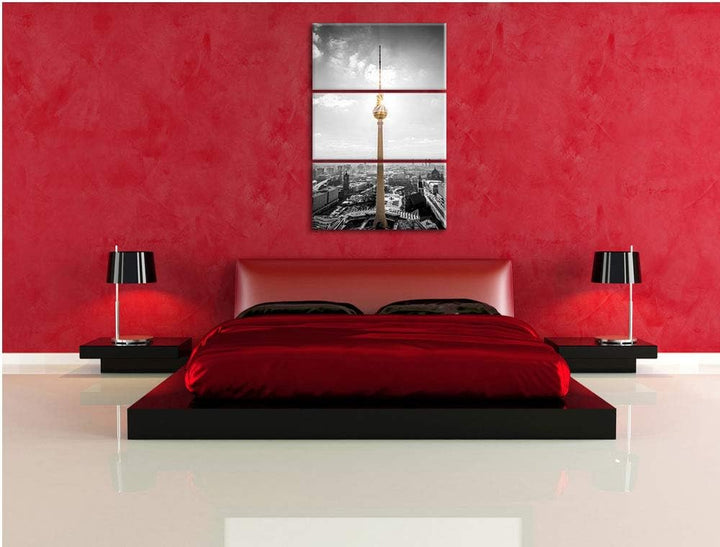 Berliner Fernsehturm am späten Nachmittag schwarz/weiss 3-Teiler Leinwandbild 120x80 Bild auf Leinwa