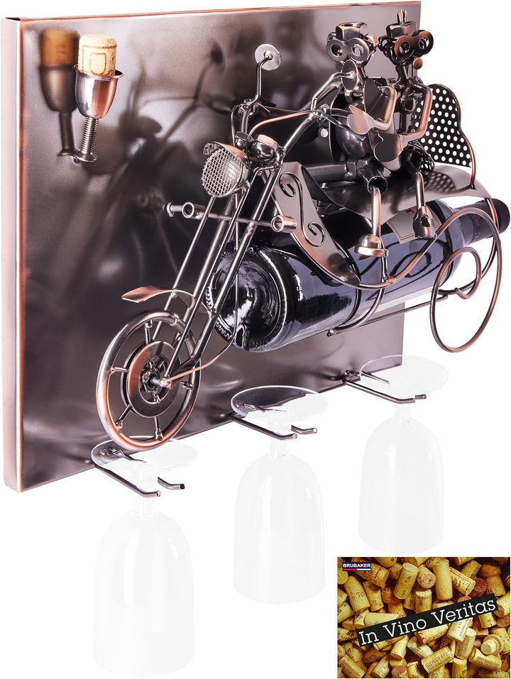 BRUBAKER Weinflaschenhalter Paar auf einem Motorrad - Wall Art Bild Metall - mit 3 Glashaltern - ink