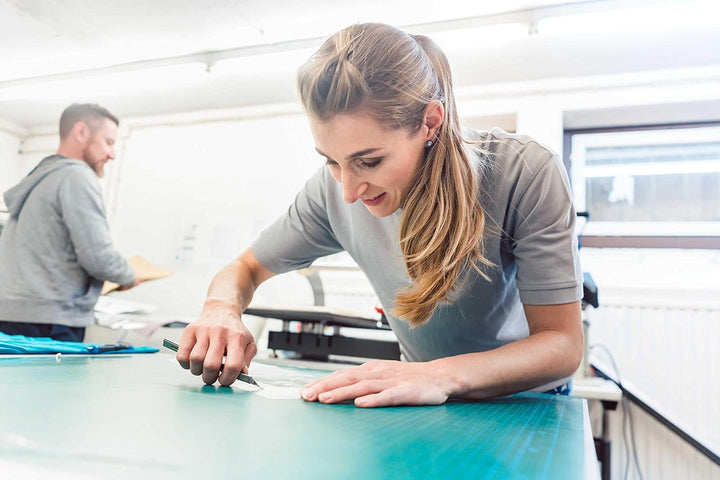 Orafol - Oracal 751 - 63cm Rolle - 10m (Laufmeter) - Dunkelrot / hochglänzend, A82oracal - 751 - 10m