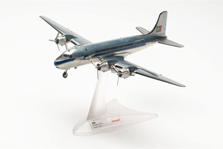 herpa 572453 Douglas DC-4 Modellflugzeug TAP Air Portugal CS-TSD Miniatur im Massstab 1:200, Sammler