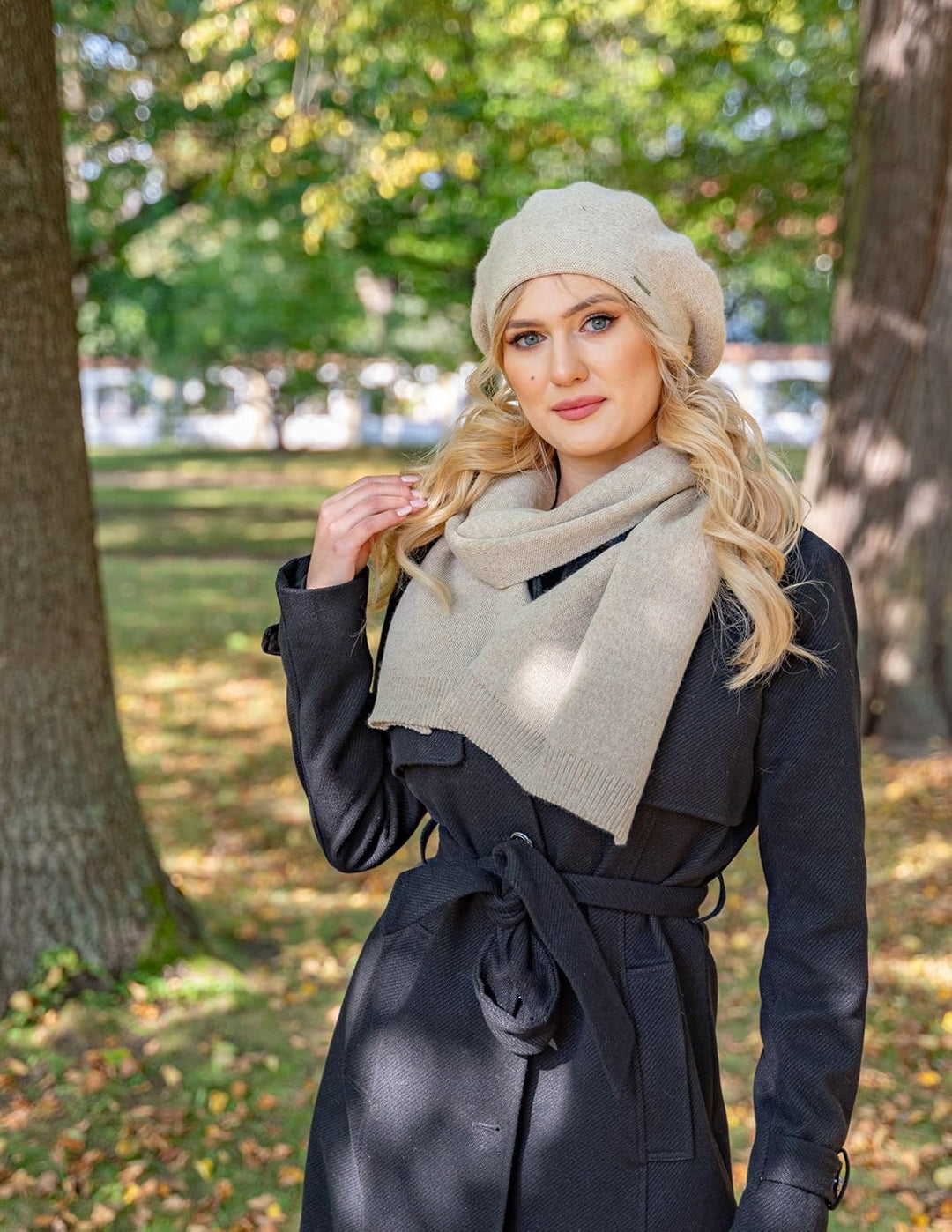 VIVISENCE Damen Baskenmütze Mit Bommel Eleganter Wintermütze Warm Und Gemütlich Kopfbedeckung An Win