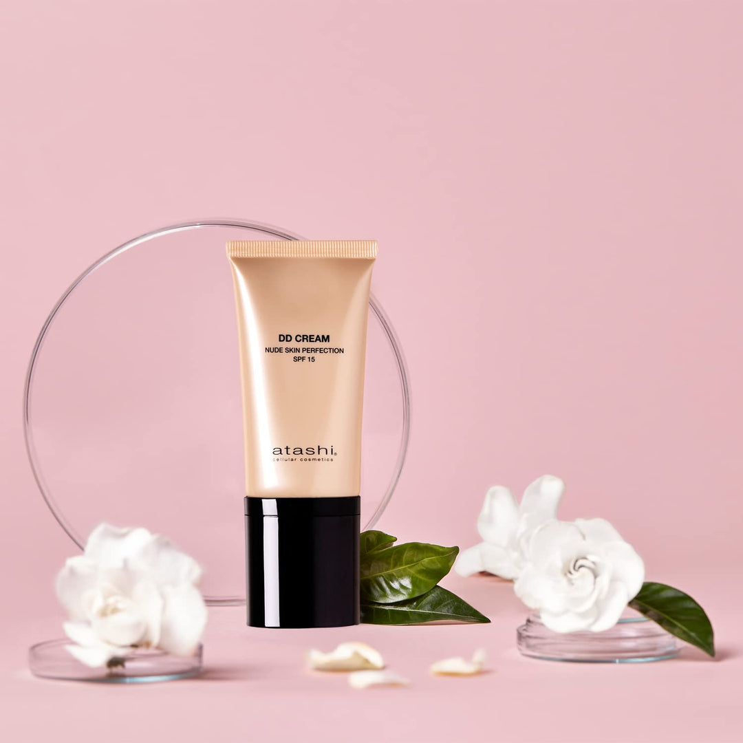 Atashi Anti-Aging DD-Creme. Anti-Aging-Behandlung mit Farbe. Kein Make-up - Make-up. Reduziert Unrei