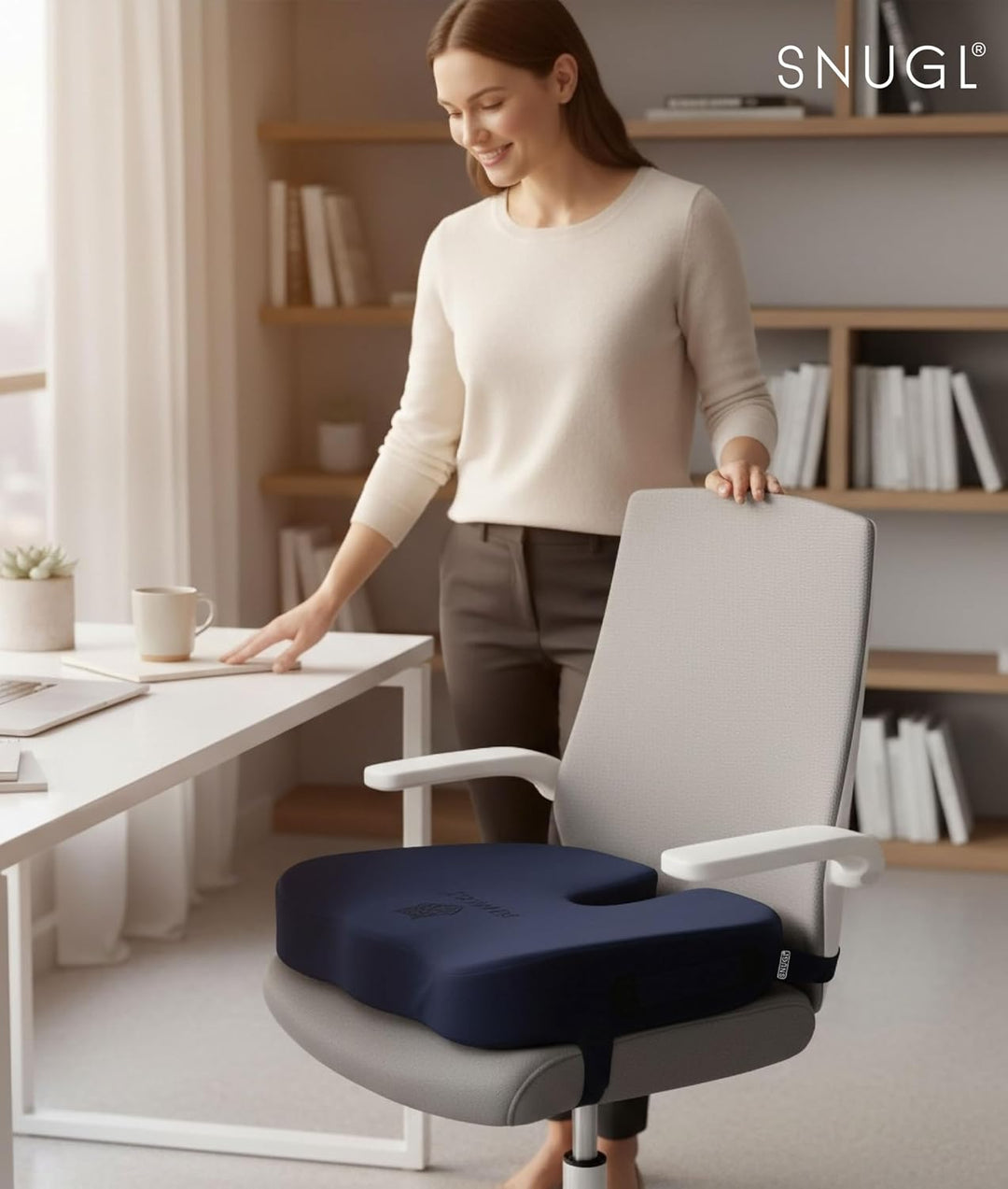 SNUGL Sitzkissen orthopädisch Memory Foam Steissbeinkissen | Stuhlkissen gegen Rückenschmerzen | Erg