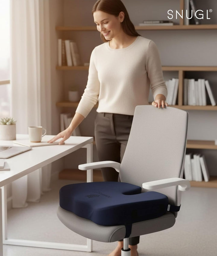SNUGL Sitzkissen orthopädisch Memory Foam Steissbeinkissen | Stuhlkissen gegen Rückenschmerzen | Erg