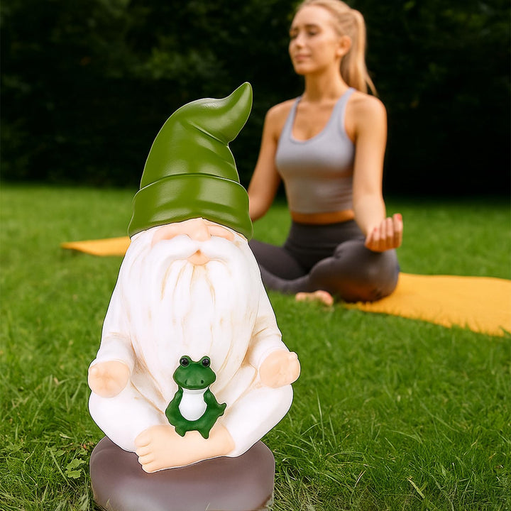 BRUBAKER Gartenzwerge Set Yoga Baum und Schneidersitz - Zwerge mit Frosch - Zen Gartenfigur Sport Fi