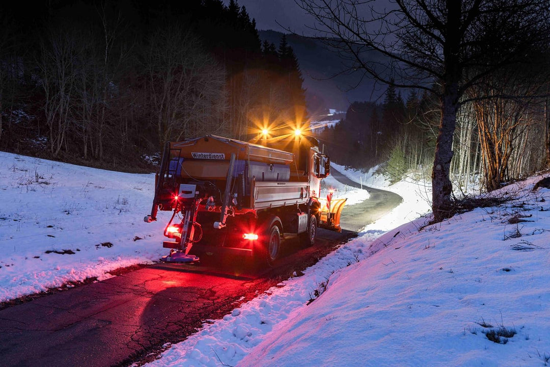 HELLA - Innenraumleuchte - LED - 12/24V - LED - Anbau/geschraubt - Lichtscheibenfarbe: glasklar - In