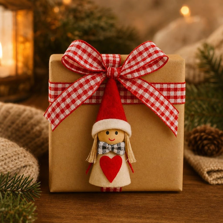 MIJOMA 12er Set Weihnachtswichtel – Handgemachter Baumschmuck aus Holz &amp; Stoff – Deko-Wichtel für Ta