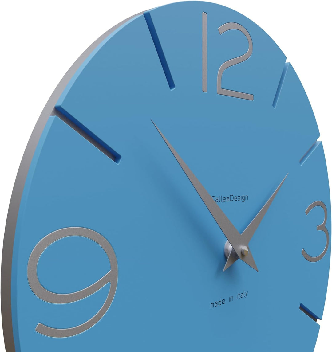 CALLEADESIGN Wanduhr Smile Hellblau und Aluminium Rund 30 cm Schlichtes und modernes Design Geräusch