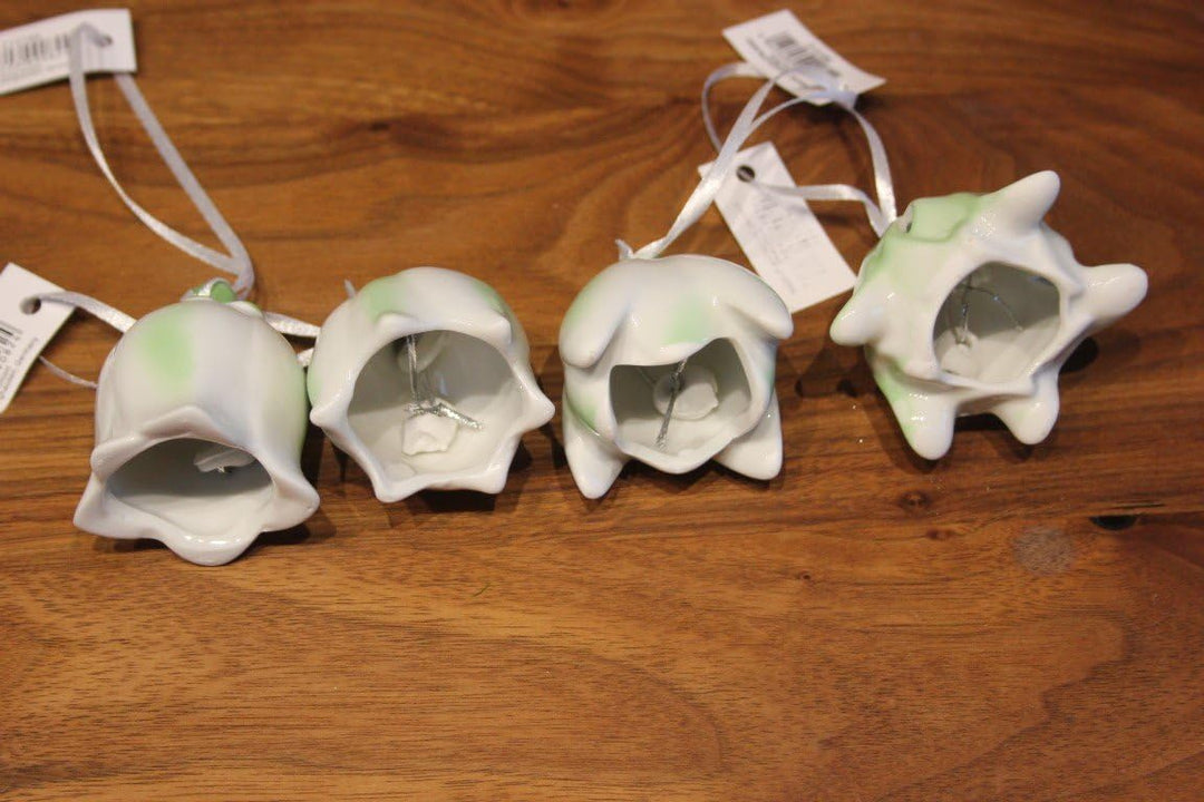 Grosse Porzellan-Blümchen im 4er-Set♥Osterglöckchen z. Hängen, 5-5 bis 6,5 cm