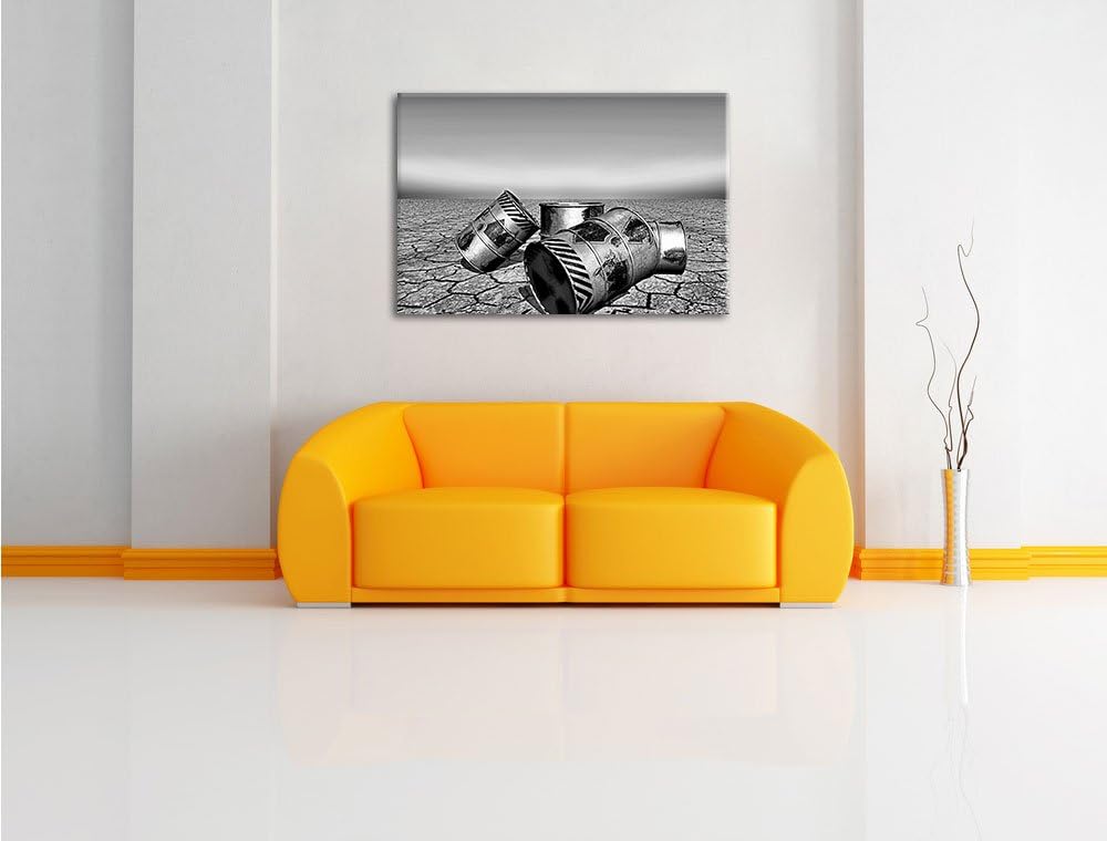 Pixxprint Monocrome, Atommüllfässer in ausgetrockneter Wüste als Leinwandbild | Grösse: 100x70 cm |