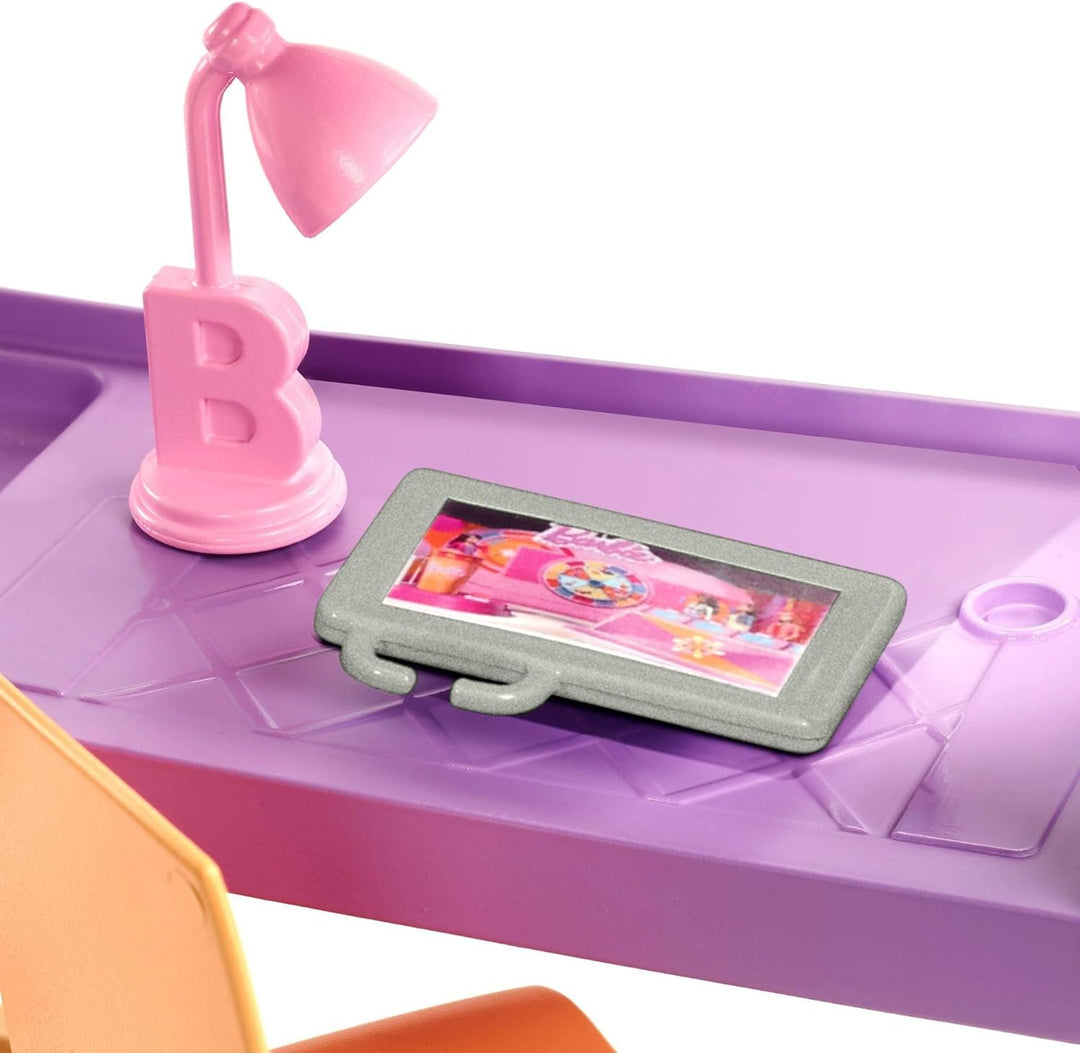 Barbie FXG52 - Deluxe-Set Möbel Hochbett mit Schreibtisch und Puppe, Mehrfarbig, Hochbett mit Schrei
