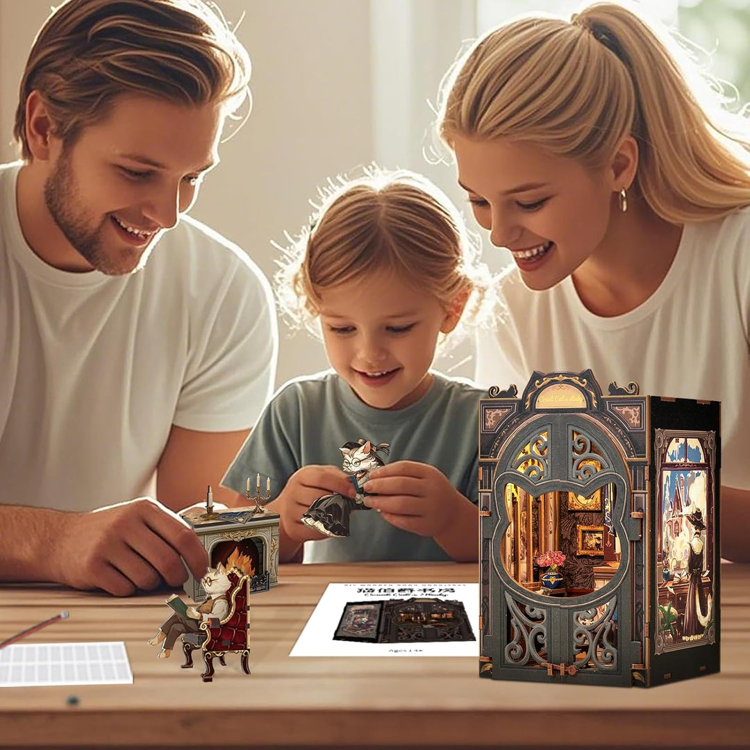 CUTEBEE Premium Bücherregal Diorama Bausatz mit LED-Beleuchtung – Renaissance Buchladen Miniatur aus