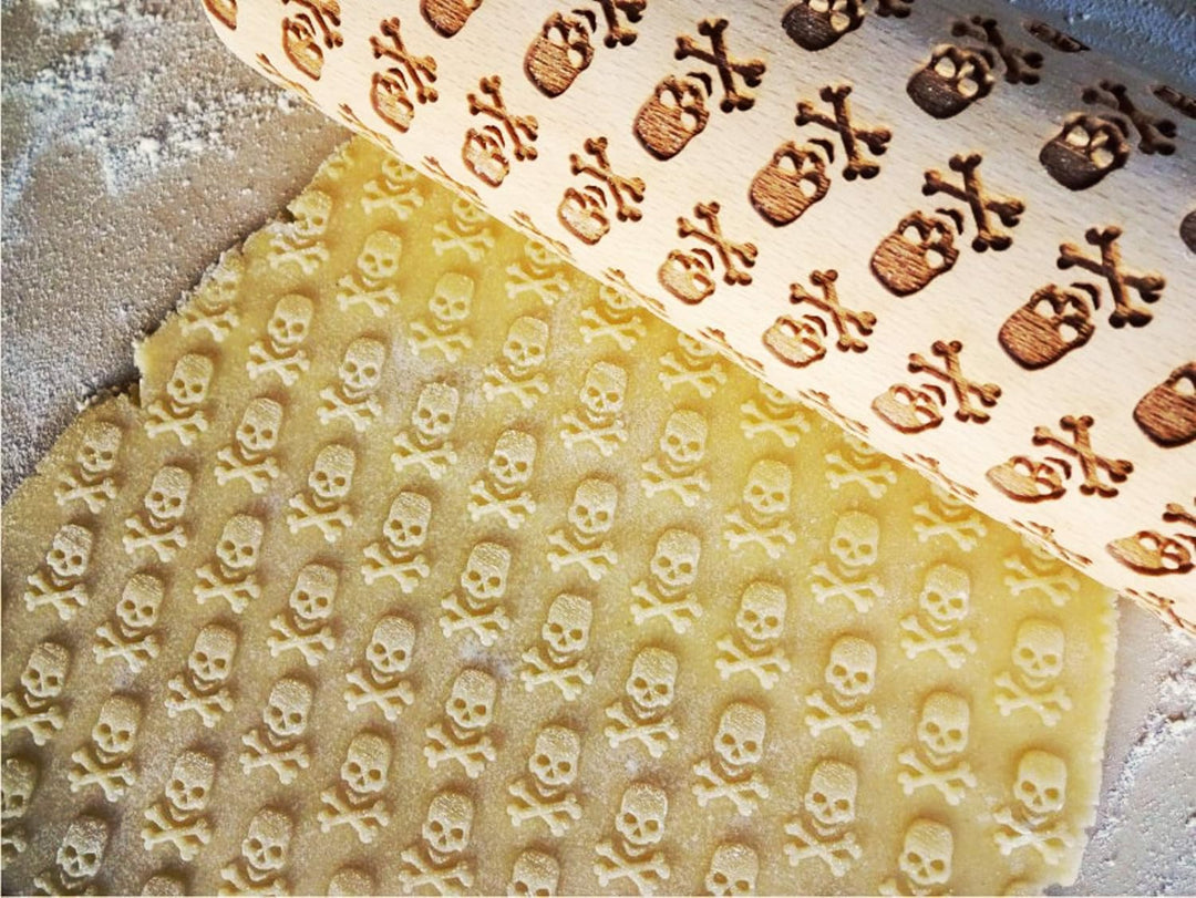 Nudelholz TOTENKOPF mit GEKREUZTEN KNOCHEN. Teigrolle mit Schädel Kekse. Präge Teigrolle. Halloween.