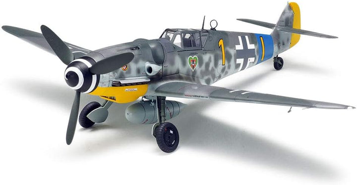 TAMIYA 25204 1:48 Dt. BF109 G-6 &amp; Kübelwagen 82 - Modellbausatz,Plastikbausatz, Bausatz zum Zusammen