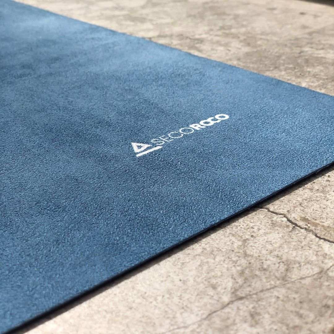 Reise Yogamatte “Seaport“ aus Naturkautschuk inklusive Tragetasche aus Leinen – absolute Rutschfesti