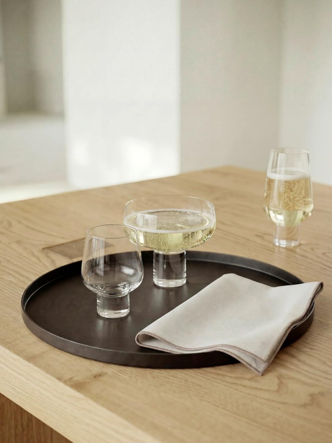 blomus | Serviertablett | Peasy | Edelstahl/Moonbeam | L Ø38cm rund mit Rand | Moonbeam 38 cm, Moonb