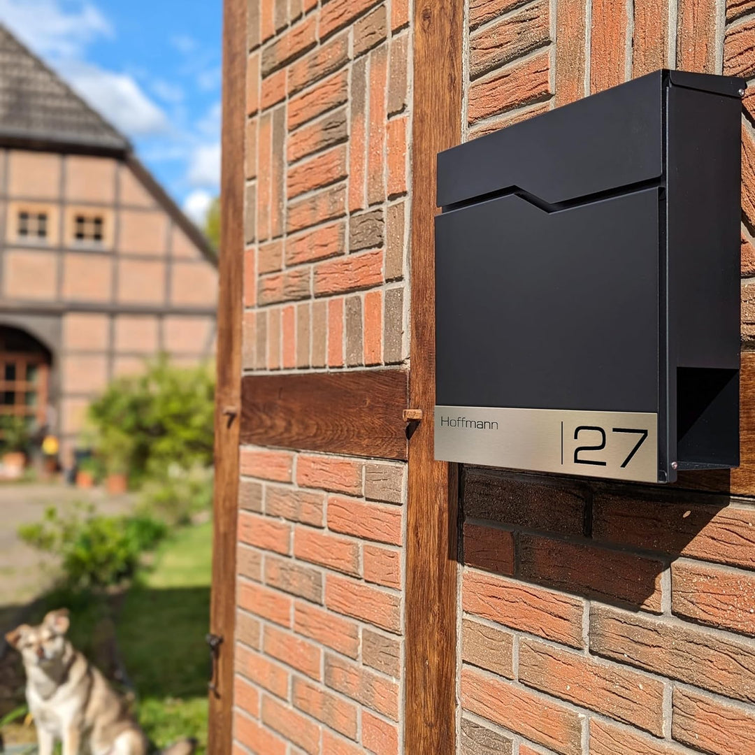 Metzler Briefkasten in Anthrazit RAL 7016 Enno - Wandbriefkasten mit V2A Edelstahl-Namensschild & Ze
