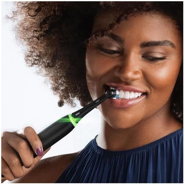 Oral-B iO 5N Elektrische Zahnbürste, Schwarz, Bluetooth, 1 Bürste, 1 Reiseetui iO5 Schwarz, iO5 Schw