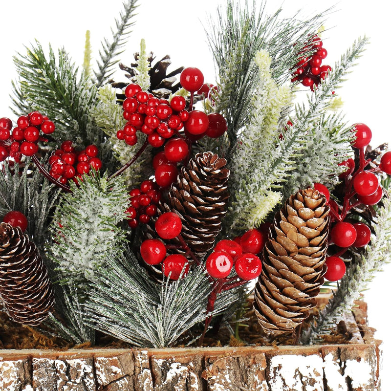 COM-FOUR® Deko-Gesteck Weihnachten - Kleiner winterlicher Tischschmuck im Rinden-Topf mit roten Beer