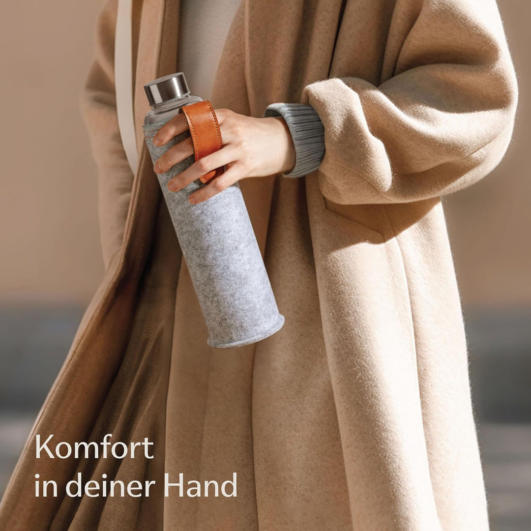 Cosumy Trinkflasche aus Glas mit Filzbeutel 750ml - Spülmaschinenfest - Auslaufsicher - BPA-Frei - f